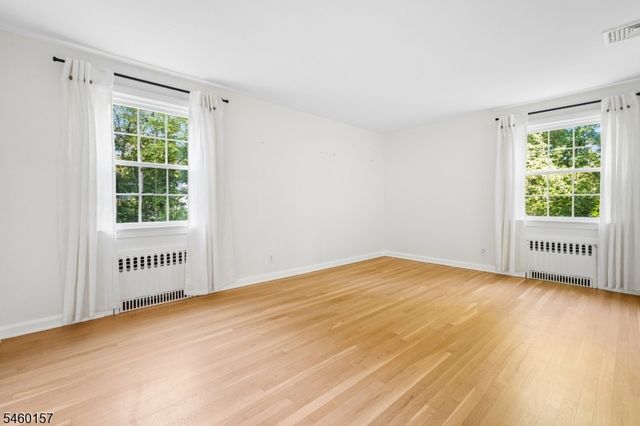 3 Gravel Hill Rd, Kinnelon Boro, NJ 07405