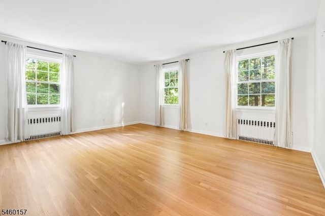 3 Gravel Hill Rd, Kinnelon Boro, NJ 07405