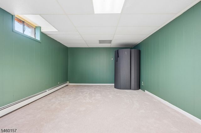 3 Gravel Hill Rd, Kinnelon Boro, NJ 07405