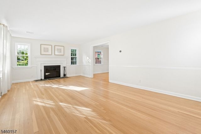 3 Gravel Hill Rd, Kinnelon Boro, NJ 07405