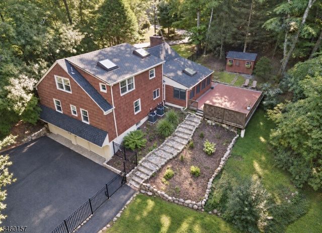 3 Gravel Hill Rd, Kinnelon Boro, NJ 07405