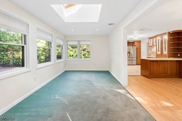 3 Gravel Hill Rd, Kinnelon Boro, NJ 07405