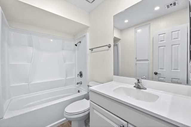 48344 Stewart Drive K1-4, Indio, CA 92201