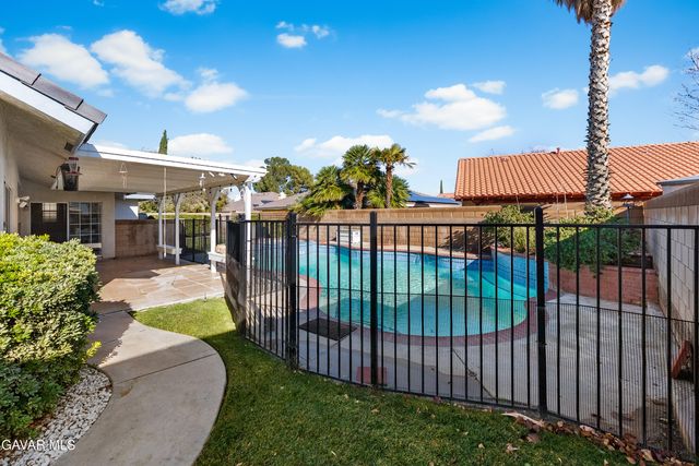 43648 Colony Drive, Lancaster, CA 93536