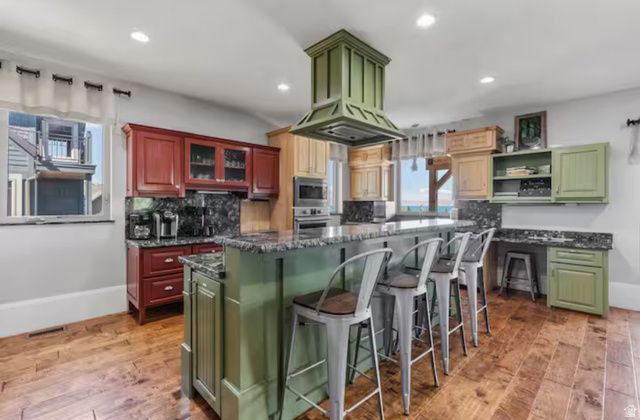 705 N LOCHWOOD VW, Garden City, UT 84028