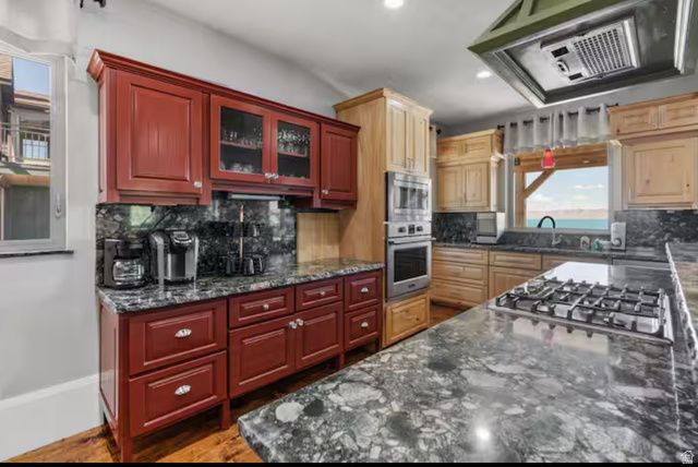 705 N LOCHWOOD VW, Garden City, UT 84028
