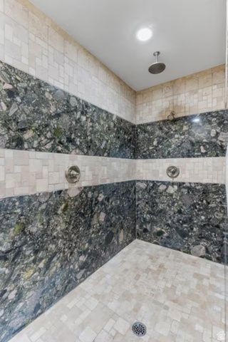 705 N LOCHWOOD VW, Garden City, UT 84028