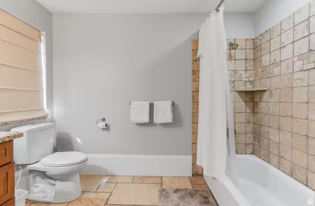 705 N LOCHWOOD VW, Garden City, UT 84028