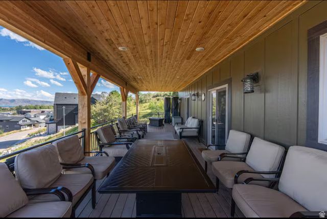 705 N LOCHWOOD VW, Garden City, UT 84028