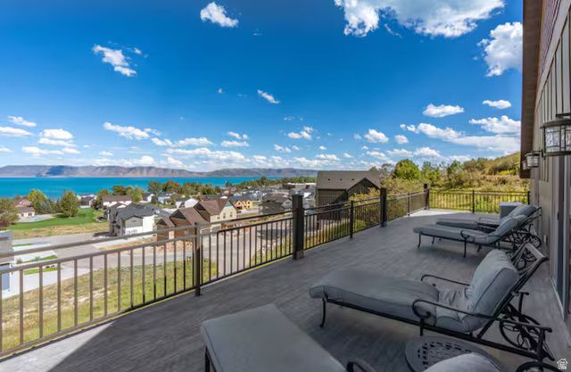 705 N LOCHWOOD VW, Garden City, UT 84028