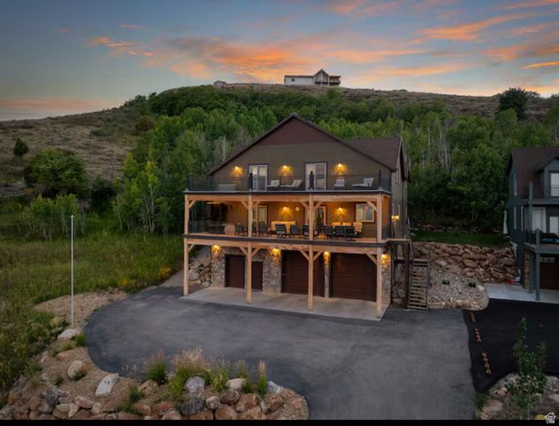 705 N LOCHWOOD VW, Garden City, UT 84028