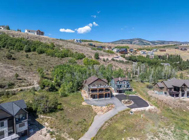 705 N LOCHWOOD VW, Garden City, UT 84028