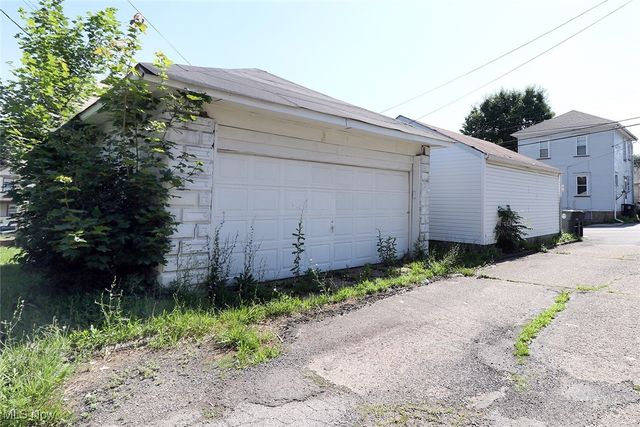 1302 Oregon Avenue, Steubenville, OH 43952