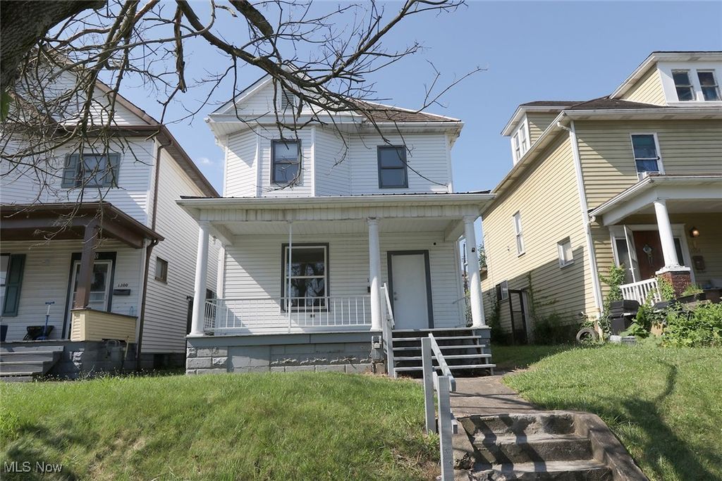 1302 Oregon Avenue, Steubenville, OH 43952