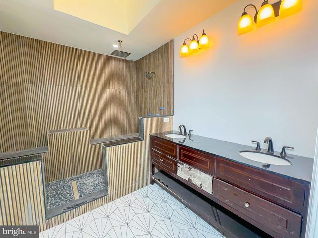 5725 13TH ST NW, Washington, DC 20011