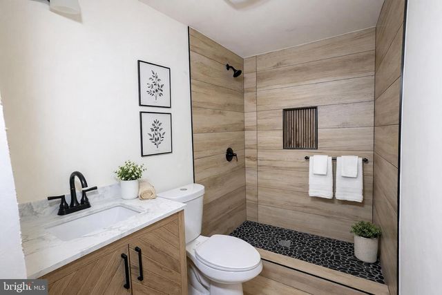 5725 13TH ST NW, Washington, DC 20011