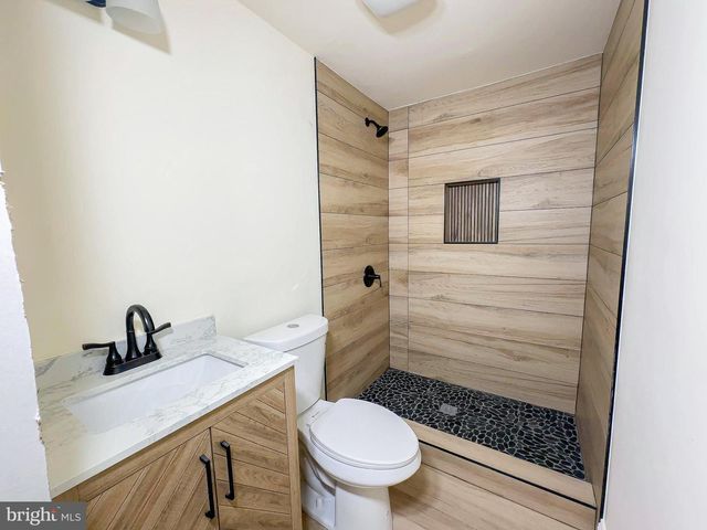 5725 13TH ST NW, Washington, DC 20011