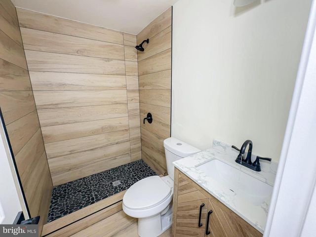 5725 13TH ST NW, Washington, DC 20011