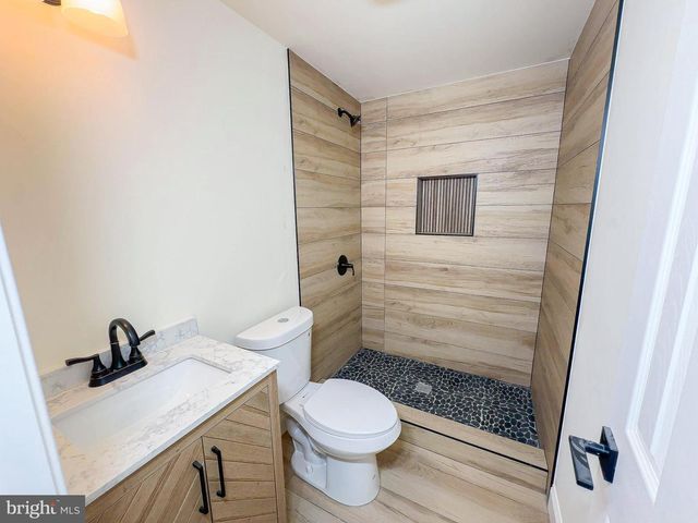 5725 13TH ST NW, Washington, DC 20011