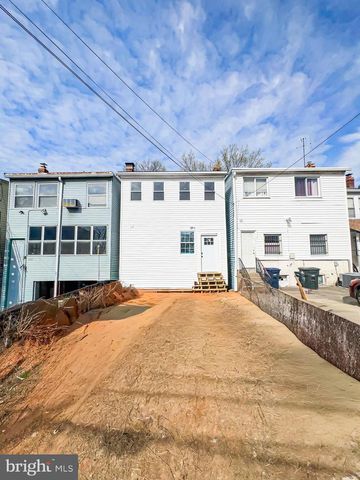 5725 13TH ST NW, Washington, DC 20011