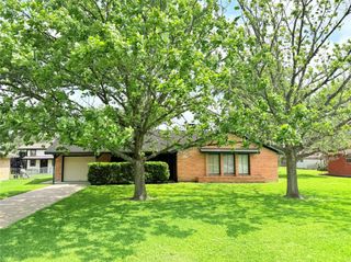 1206 Kent Street, Sweeny, TX 77480