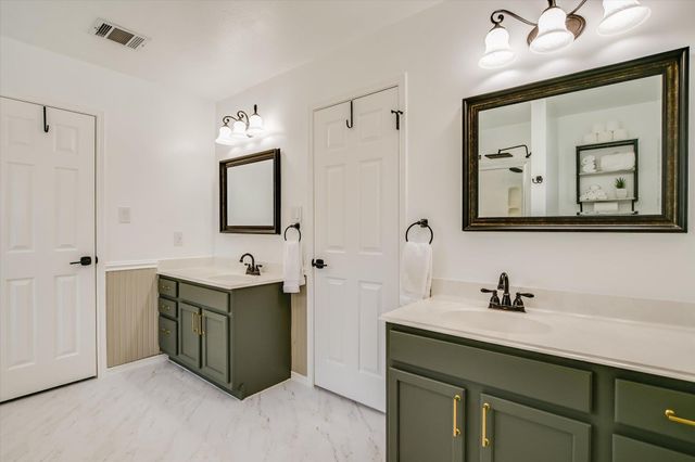 1302 Redbud LN, Leander, TX 78641