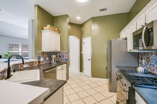 1302 Redbud LN, Leander, TX 78641