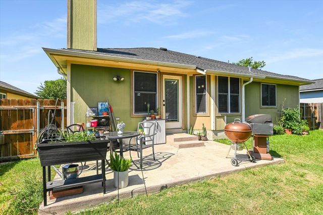 1302 Redbud LN, Leander, TX 78641