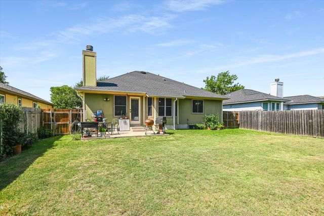 1302 Redbud LN, Leander, TX 78641