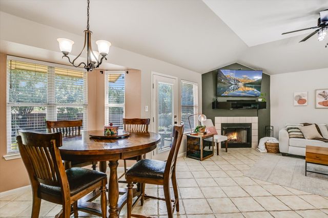 1302 Redbud LN, Leander, TX 78641