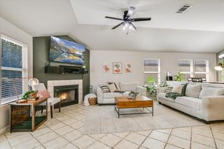 1302 Redbud LN, Leander, TX 78641