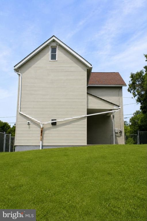 Image 14 of property listing at 550 WINIFRED RD, Cumberland, MD 21502