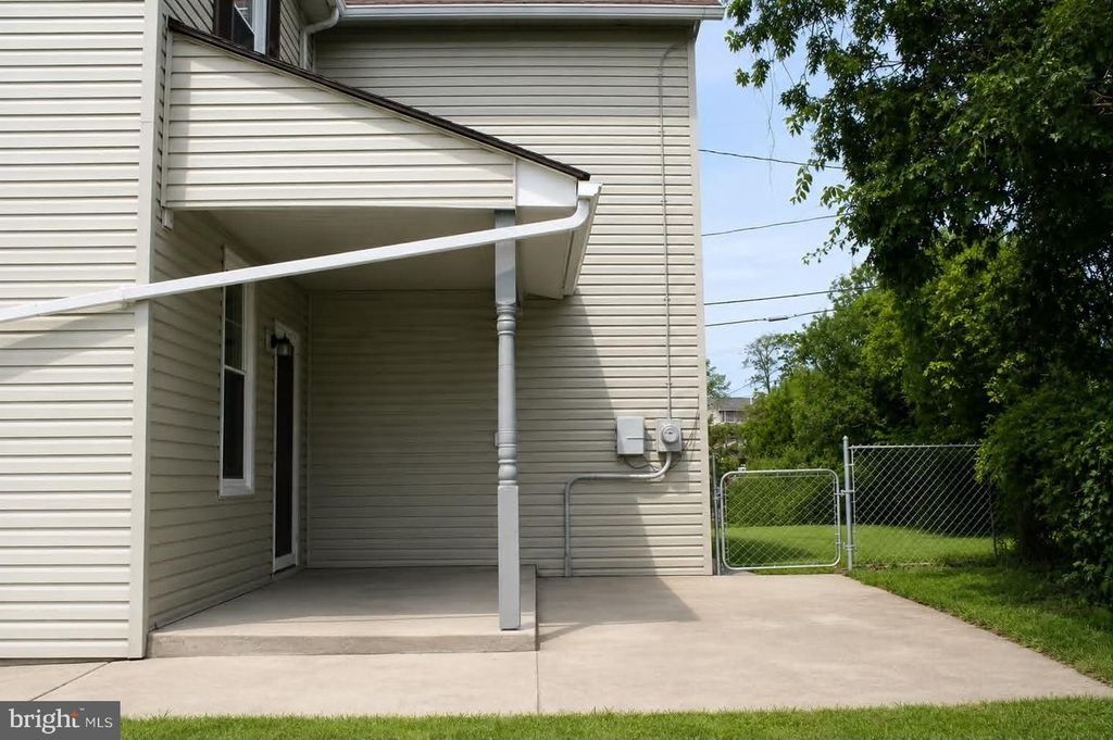 Image 15 of property listing at 550 WINIFRED RD, Cumberland, MD 21502