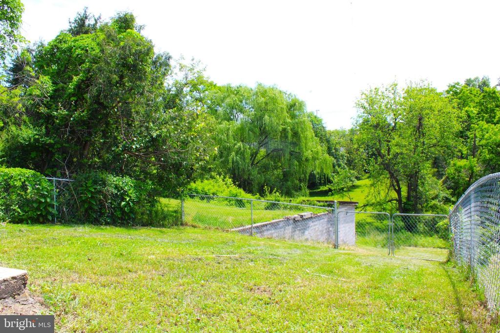Image 18 of property listing at 550 WINIFRED RD, Cumberland, MD 21502