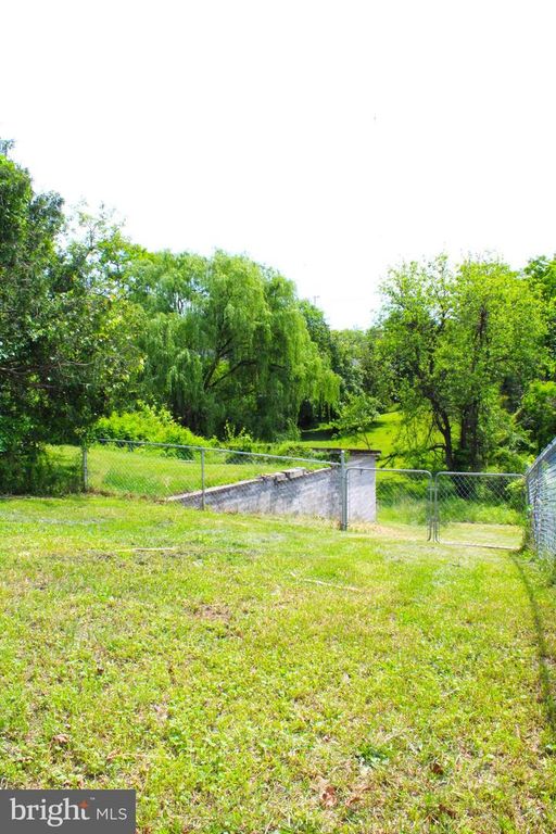 Image 19 of property listing at 550 WINIFRED RD, Cumberland, MD 21502