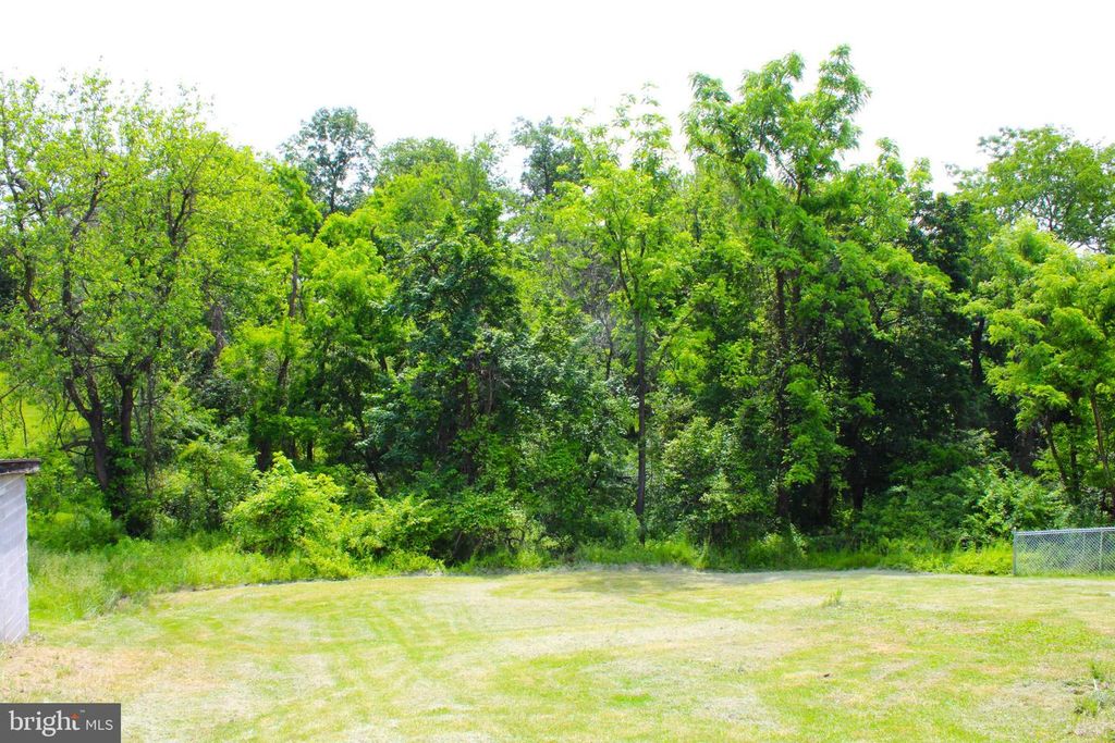 Image 20 of property listing at 550 WINIFRED RD, Cumberland, MD 21502
