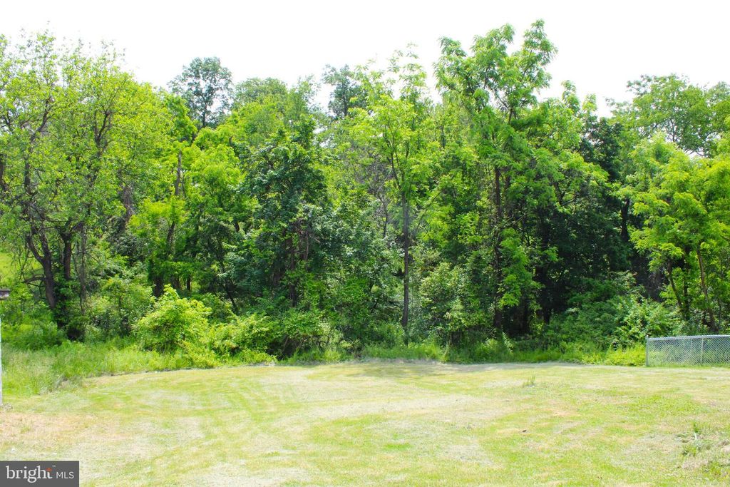 Image 21 of property listing at 550 WINIFRED RD, Cumberland, MD 21502