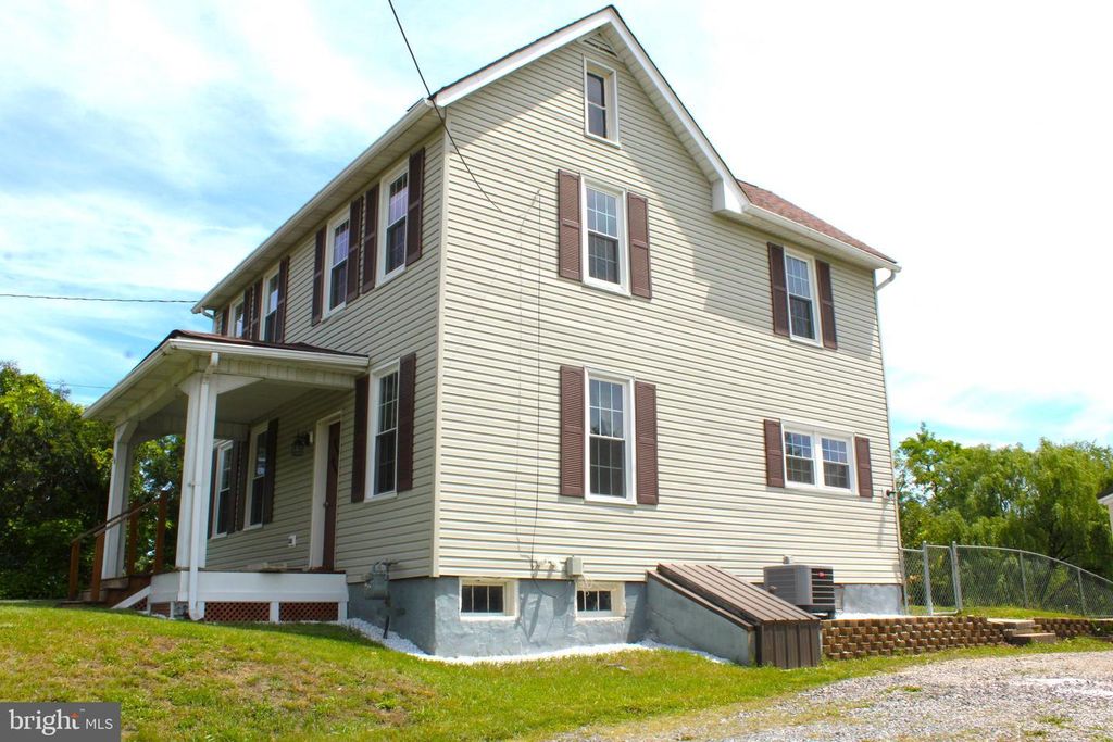 Image 7 of property listing at 550 WINIFRED RD, Cumberland, MD 21502