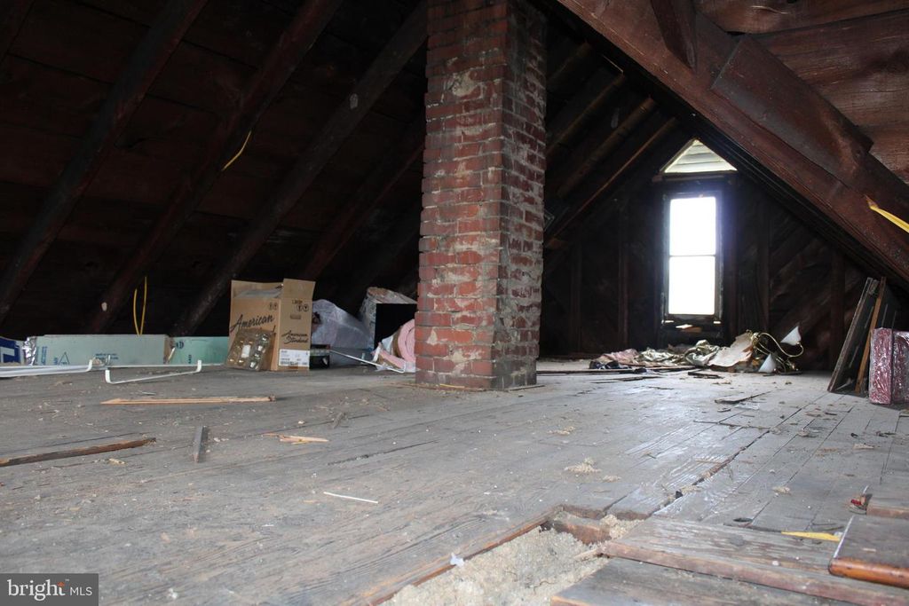 Image 70 of property listing at 550 WINIFRED RD, Cumberland, MD 21502