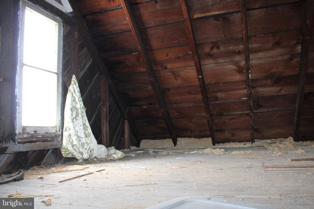 Image 72 of property listing at 550 WINIFRED RD, Cumberland, MD 21502