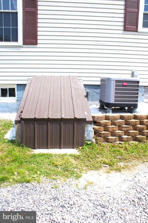 Image 78 of property listing at 550 WINIFRED RD, Cumberland, MD 21502