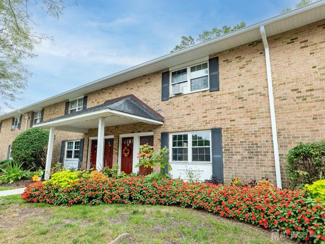 52 Garden View Terrace 19, East Windsor, NJ 08520