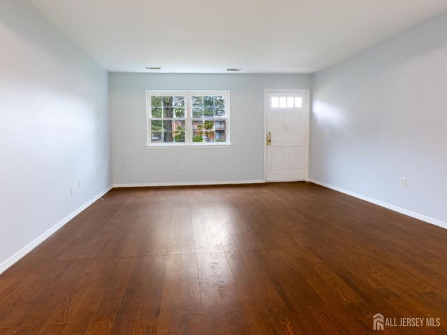 52 Garden View Terrace 19, East Windsor, NJ 08520