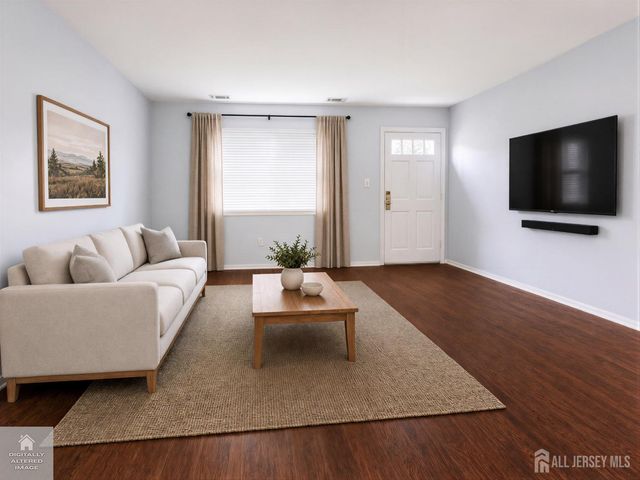52 Garden View Terrace 19, East Windsor, NJ 08520
