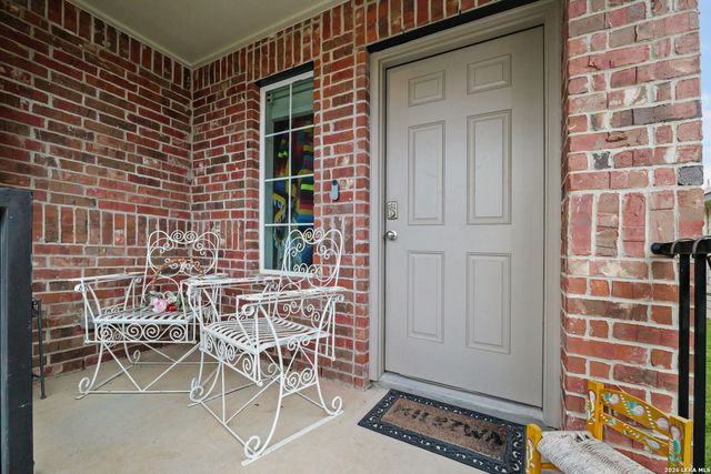 220 MIDDLE GREEN LOOP, Floresville, TX 78114