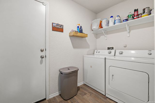 220 MIDDLE GREEN LOOP, Floresville, TX 78114