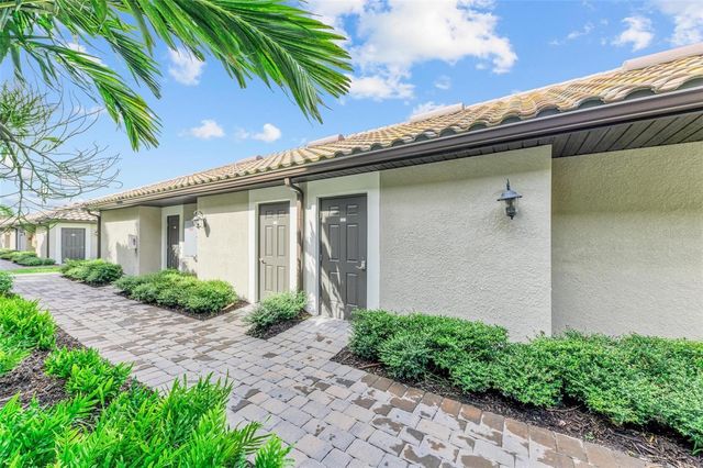 5685 PALMER CIRCLE 105, Bradenton, FL 34211