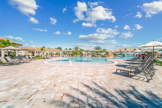 5685 PALMER CIRCLE 105, Bradenton, FL 34211