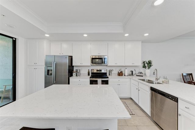 5685 PALMER CIRCLE 105, Bradenton, FL 34211