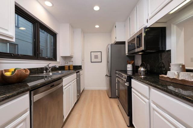 733 Fairfield Road 10, Burlingame, CA 94010